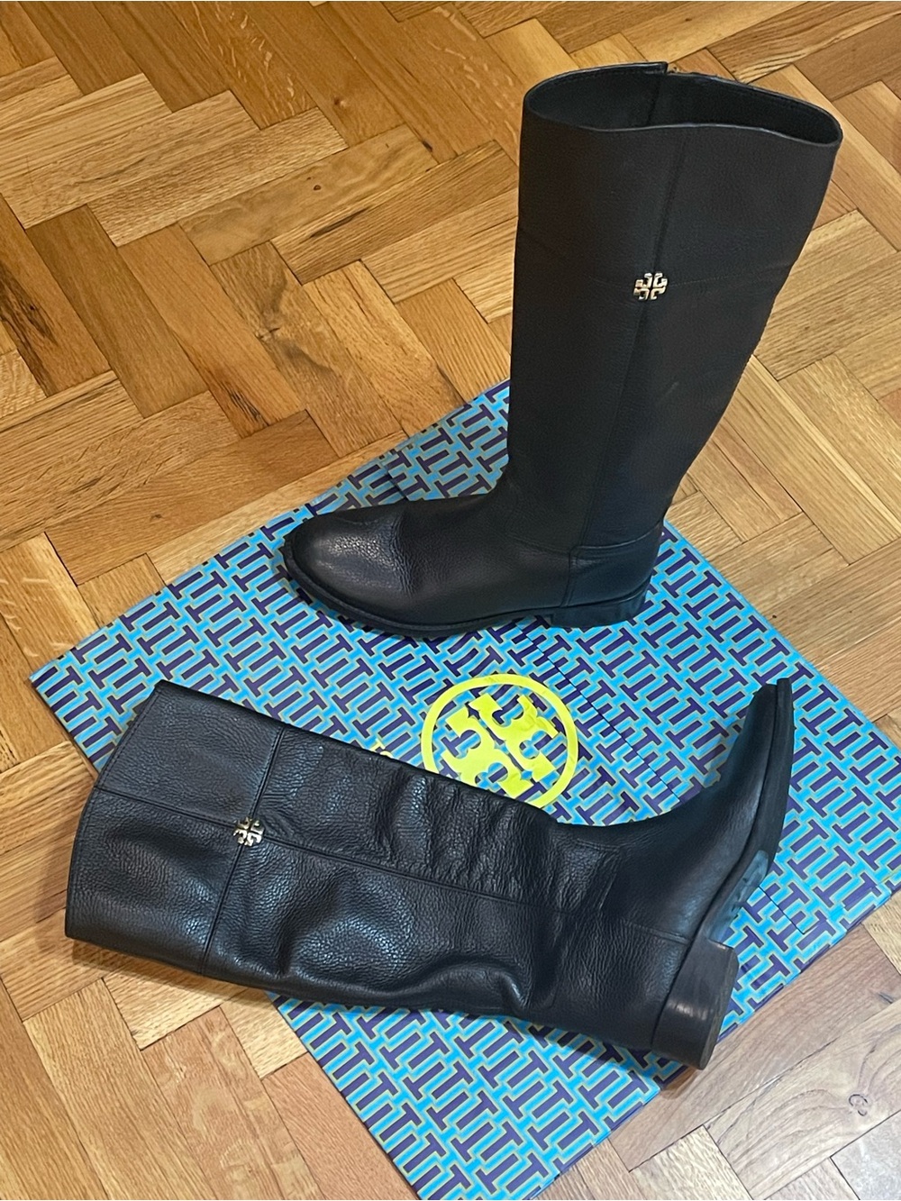 TORY BURCH~Pebbled Leather Logo Zip Black Riding Boots